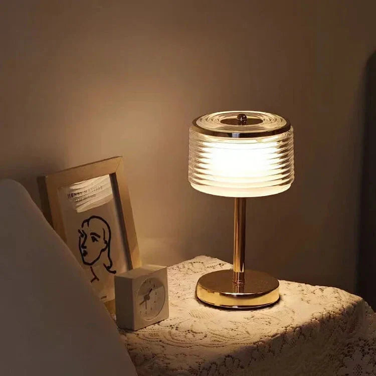 Cirvella | LED Nachttischlampe mit Glasdesign
