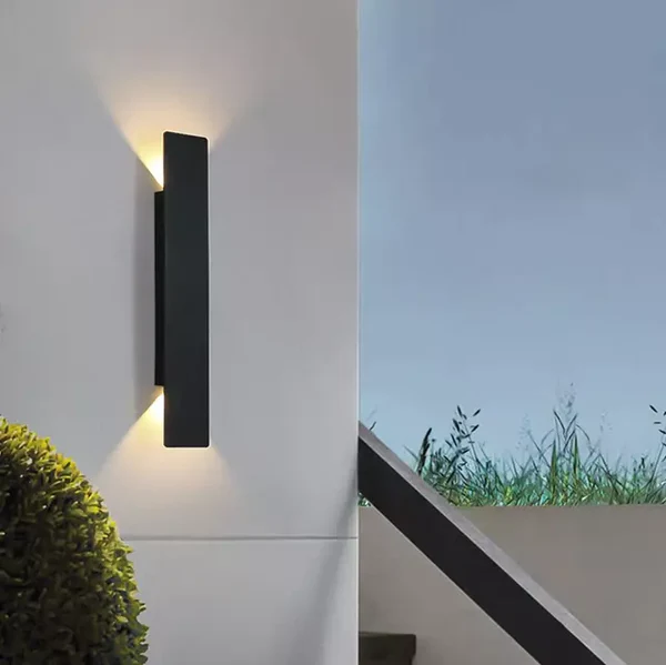 Ardent | Moderne Vertikale LED-Wandleuchte