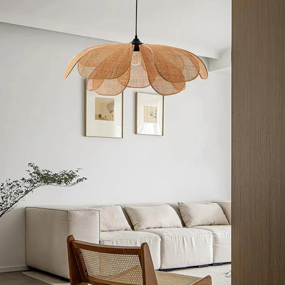 Serava | Rattan Pendelleuchte im Blütendesign