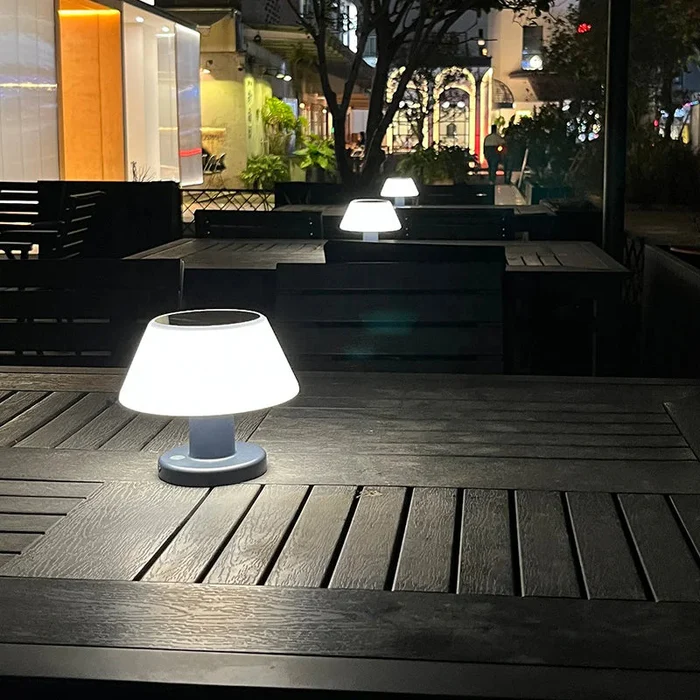 Sorelia | LED Tischlampe mit Schirmform