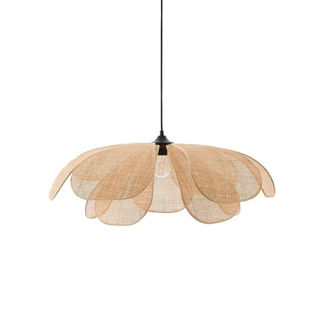 Serava | Rattan Pendelleuchte im Blütendesign