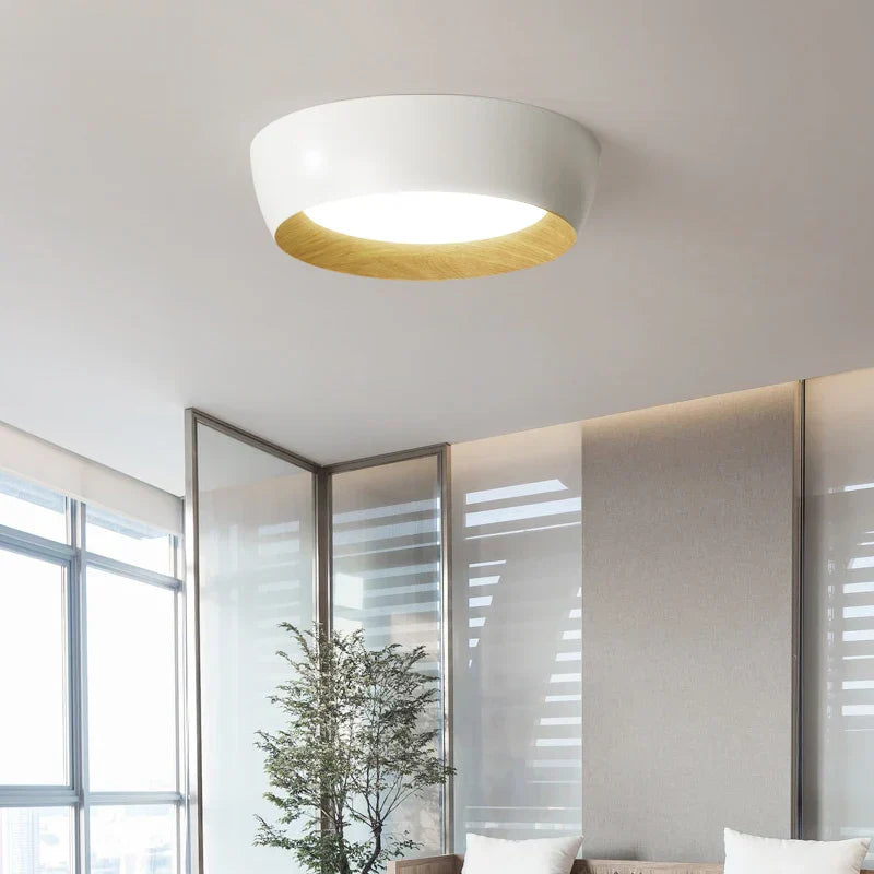 Elandra | Runde Deckenleuchte mit Holzdetail