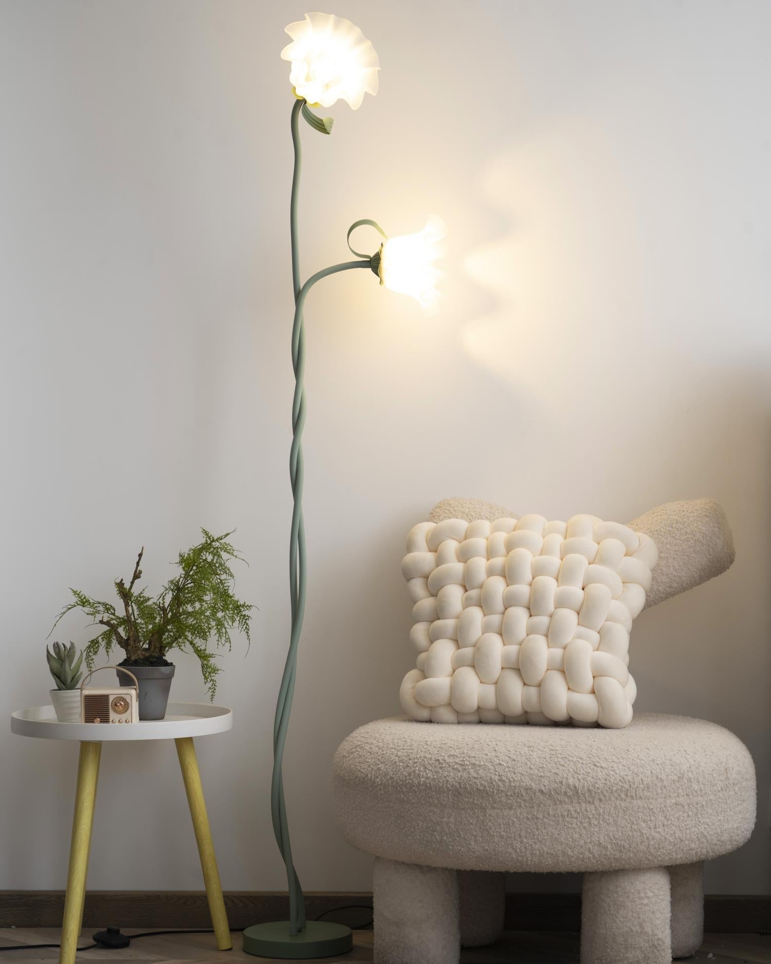 Bloomora | Blühende Design-Stehlampe