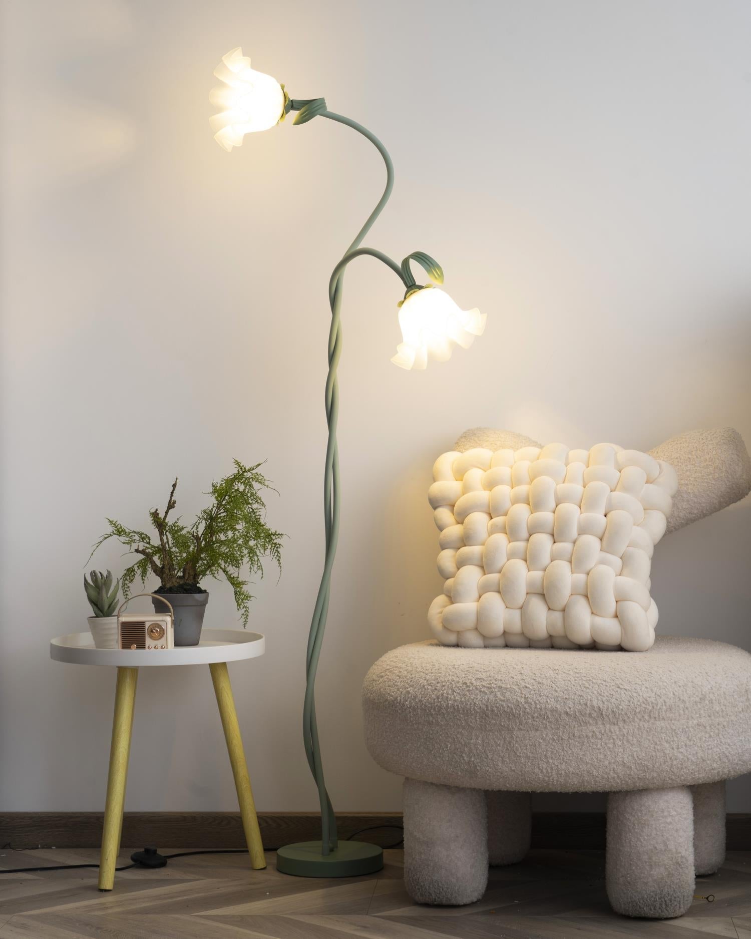 Bloomora | Blühende Design-Stehlampe