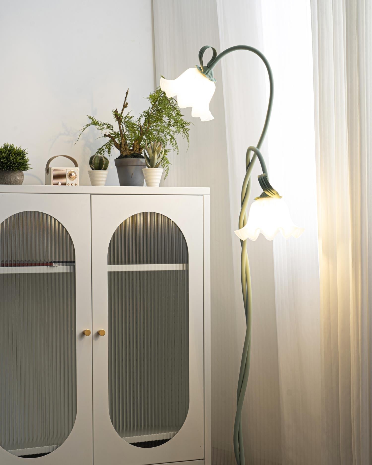 Bloomora | Blühende Design-Stehlampe