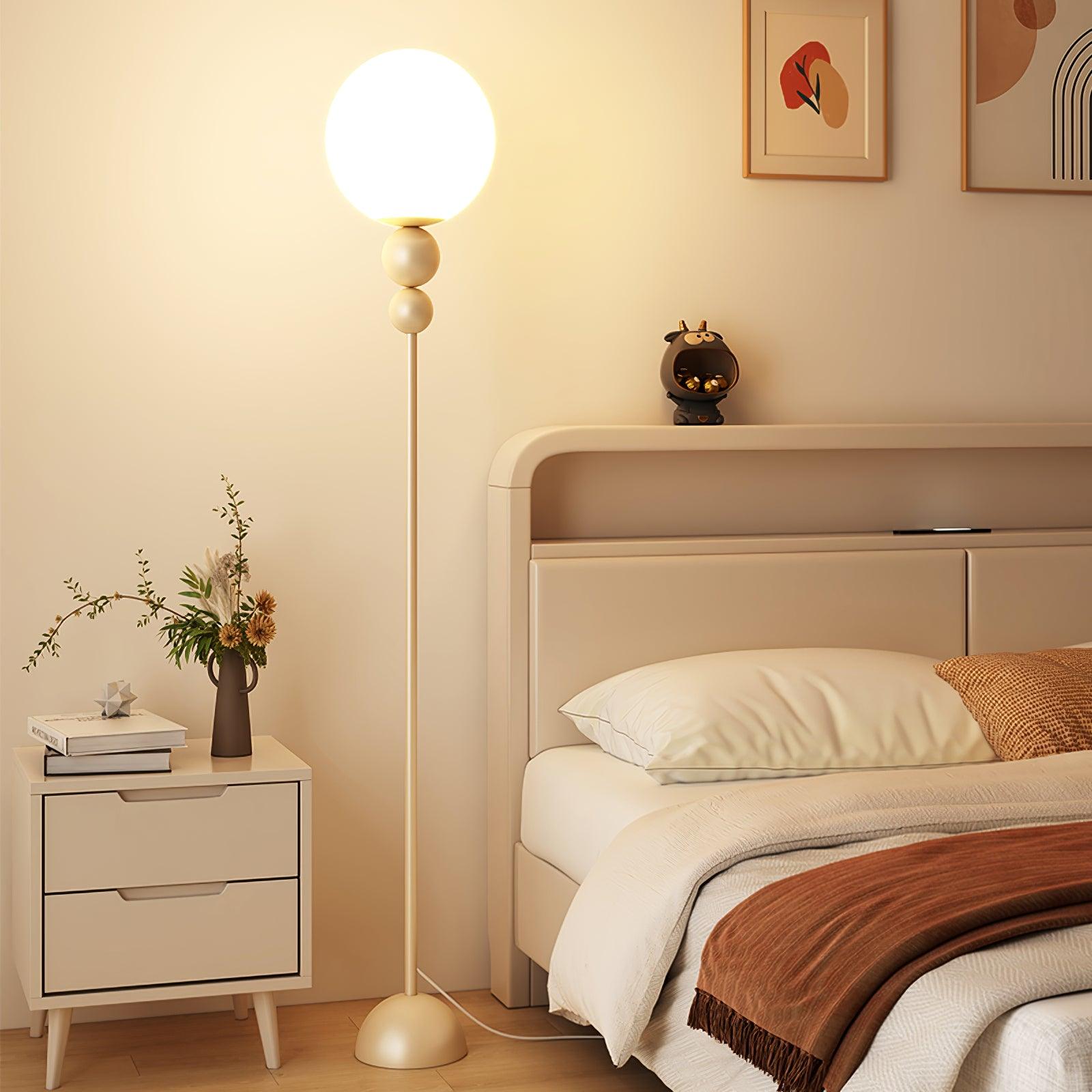 Marbelle | Retro Stehleuchte mit Kugel-Design