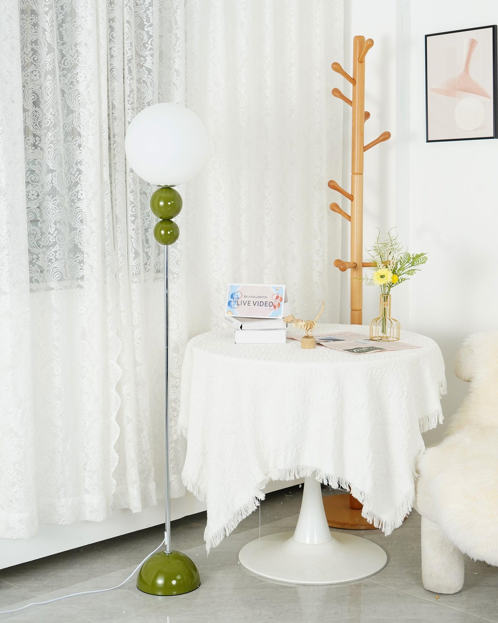 Marbelle | Retro Stehleuchte mit Kugel-Design