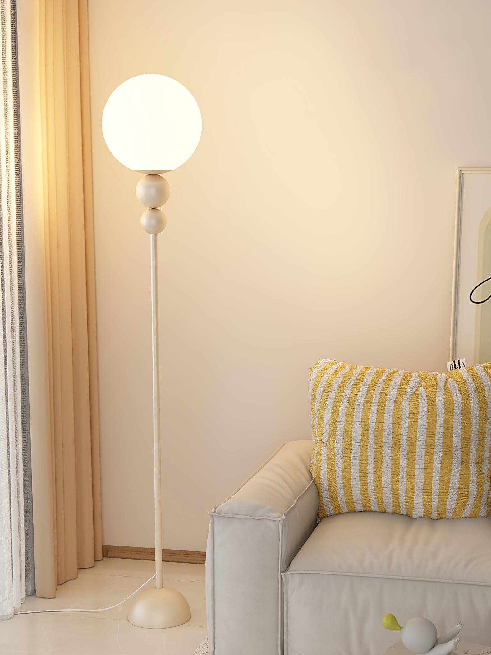 Marbelle | Retro Stehleuchte mit Kugel-Design