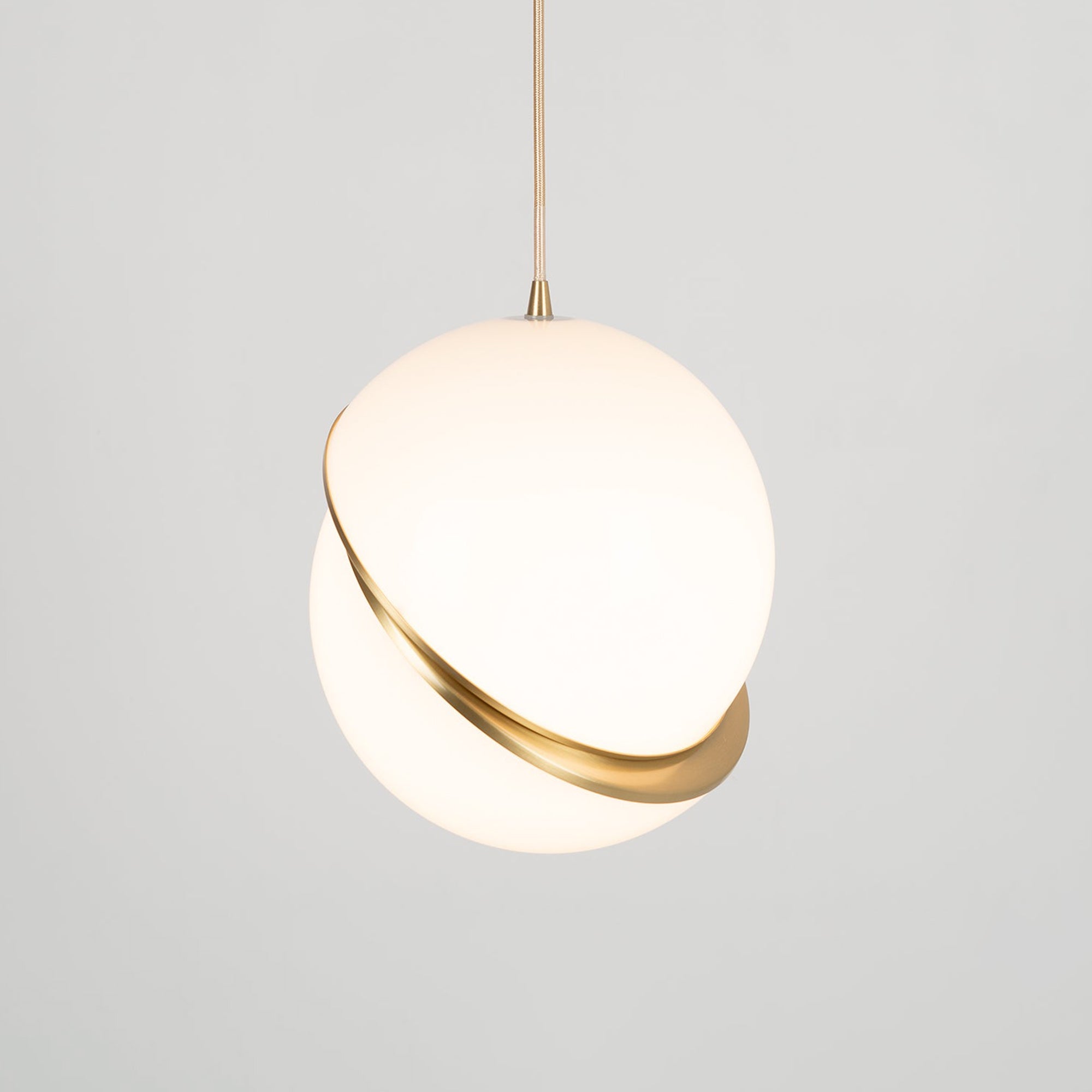 Solenne | Kugel Pendelleuchte mit Goldakzent