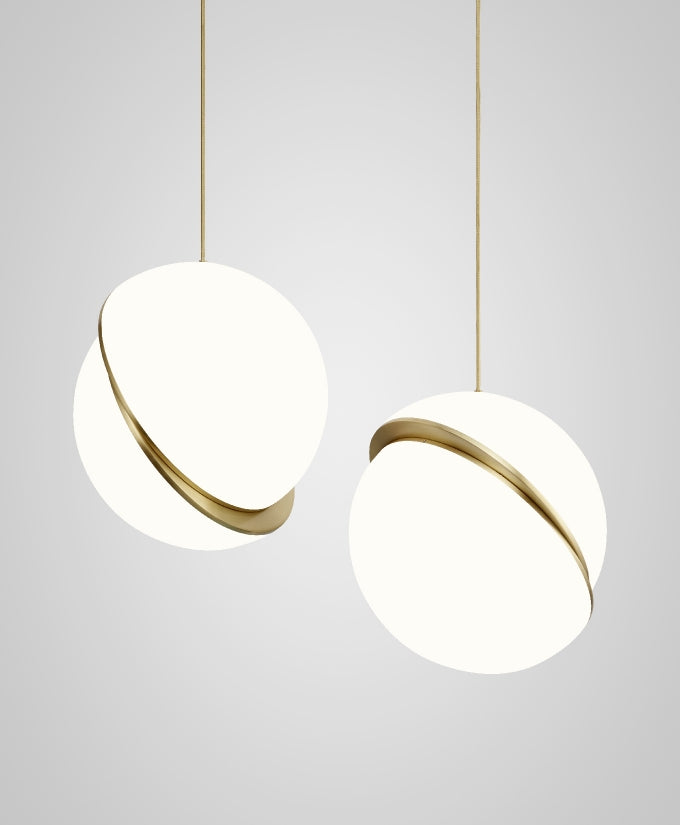 Solenne | Kugel Pendelleuchte mit Goldakzent