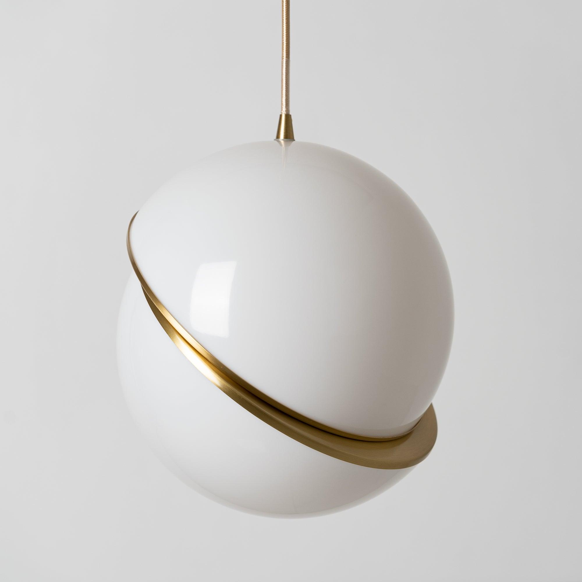 Solenne | Kugel Pendelleuchte mit Goldakzent