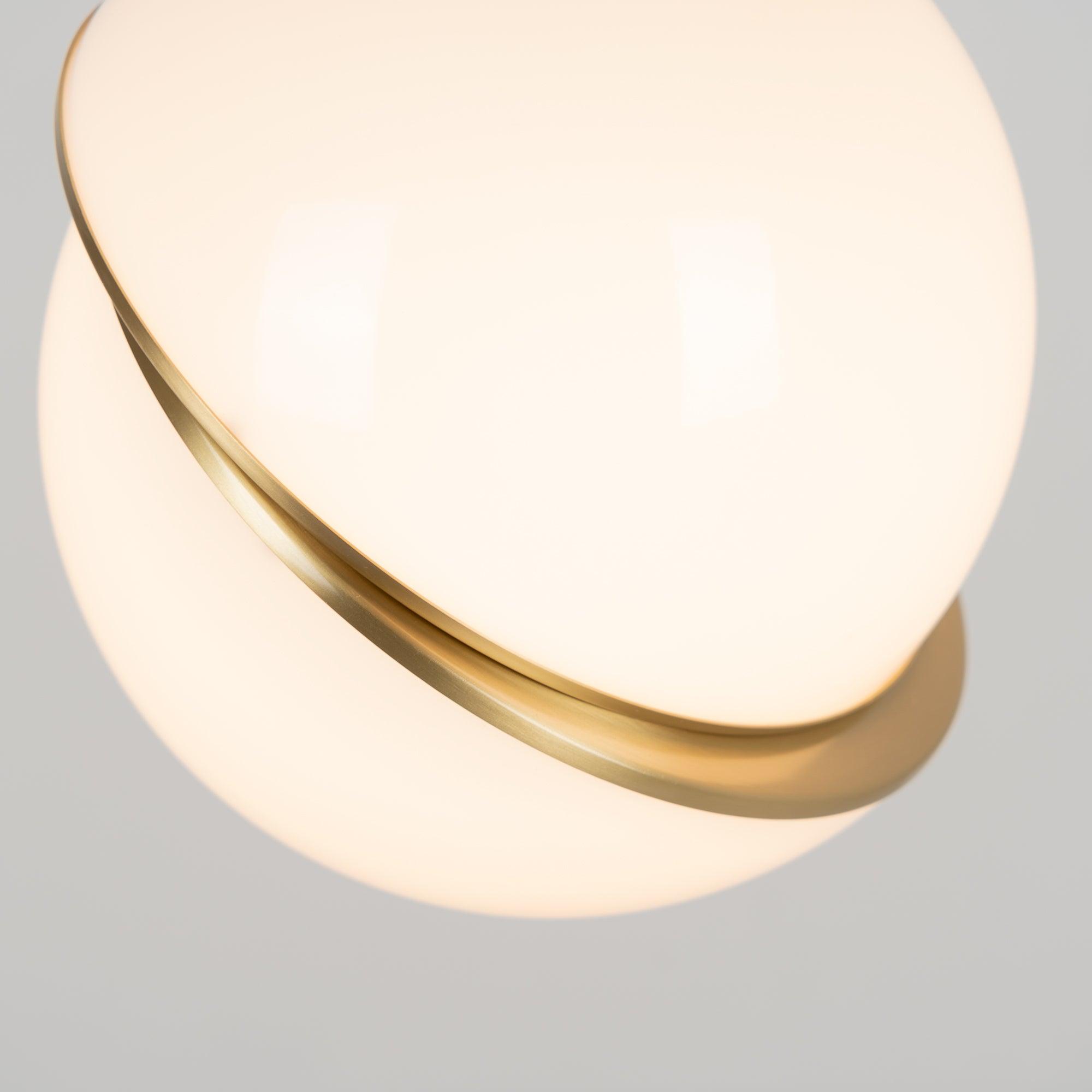 Solenne | Kugel Pendelleuchte mit Goldakzent