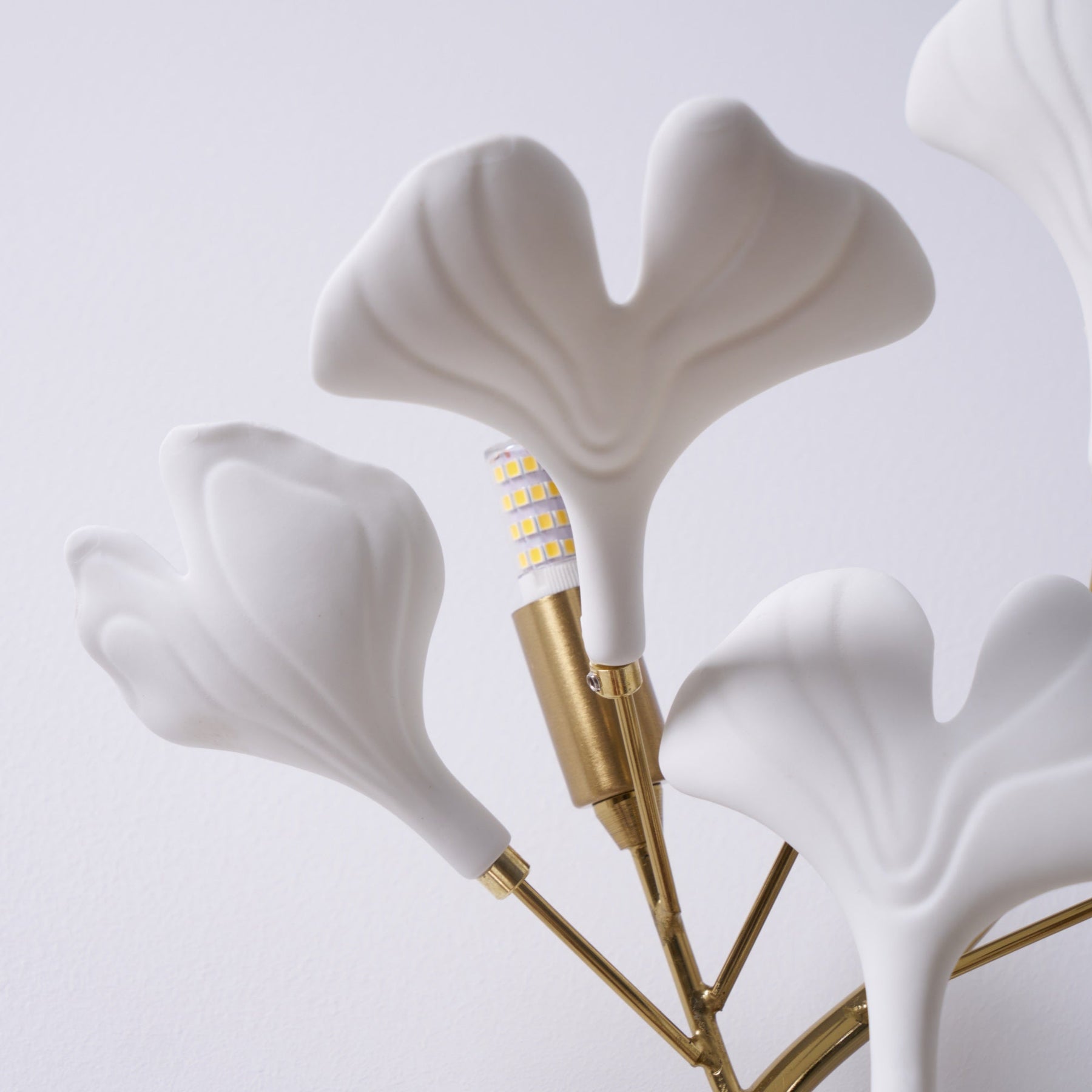 Flora | Keramik-Wandlampe Blumenblüten Design