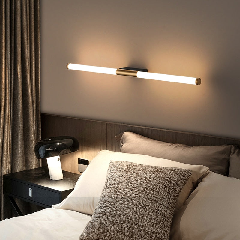 Aurora | Moderne LED Wandlampe Staabform Schlafzimmer