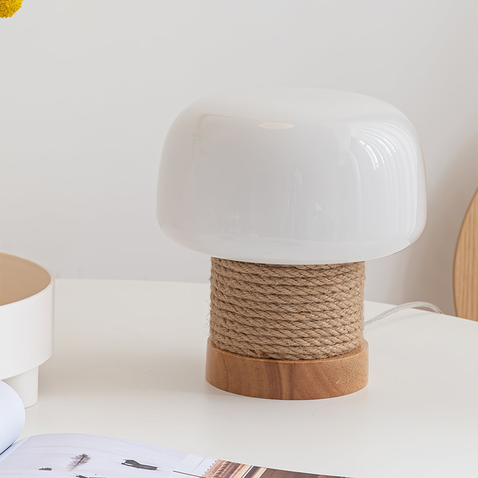 Lumo | Moderne LED Tischlampe Minimalistisch Holzfuß
