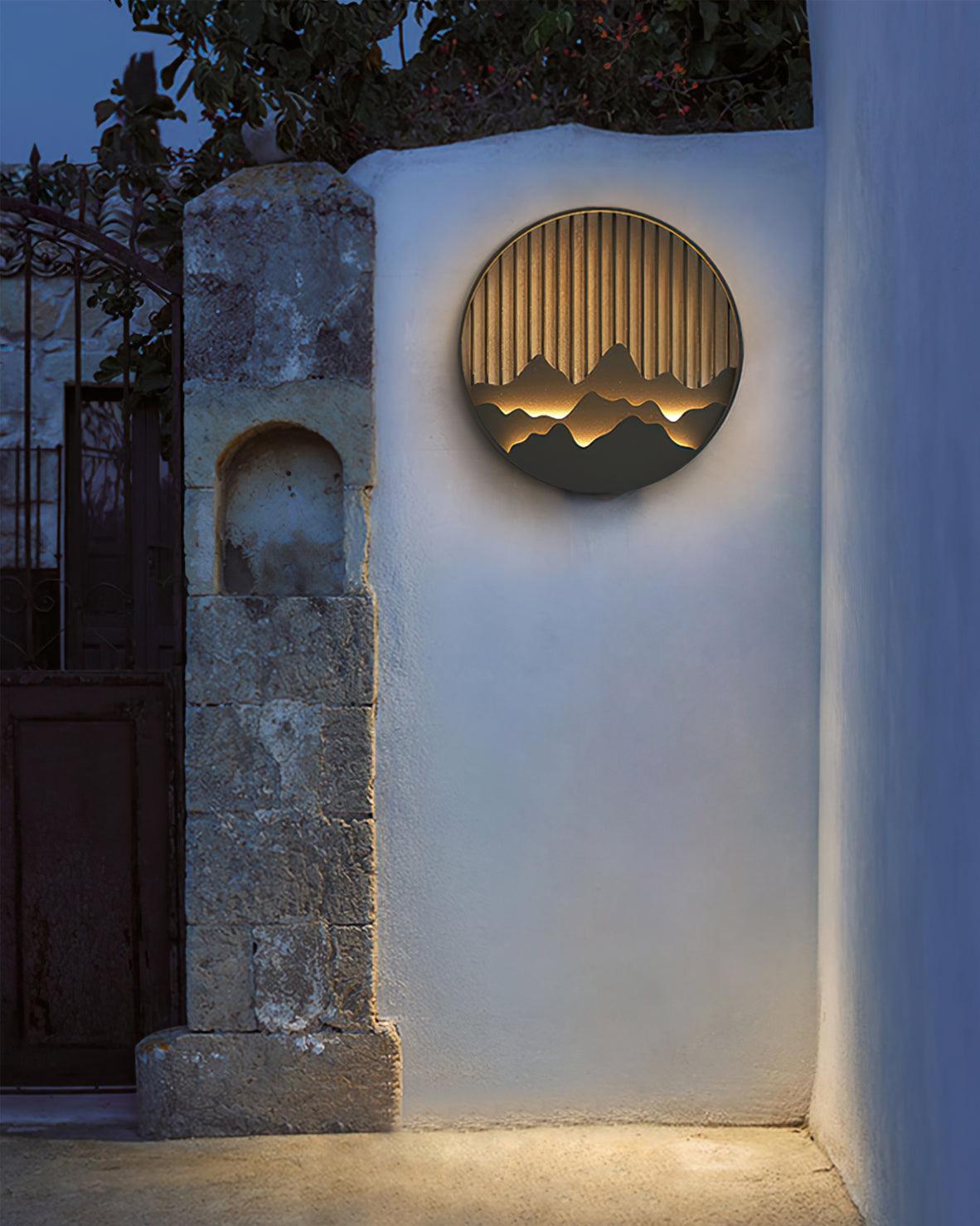 Montira | LED Wandleuchte mit Bergmotiv