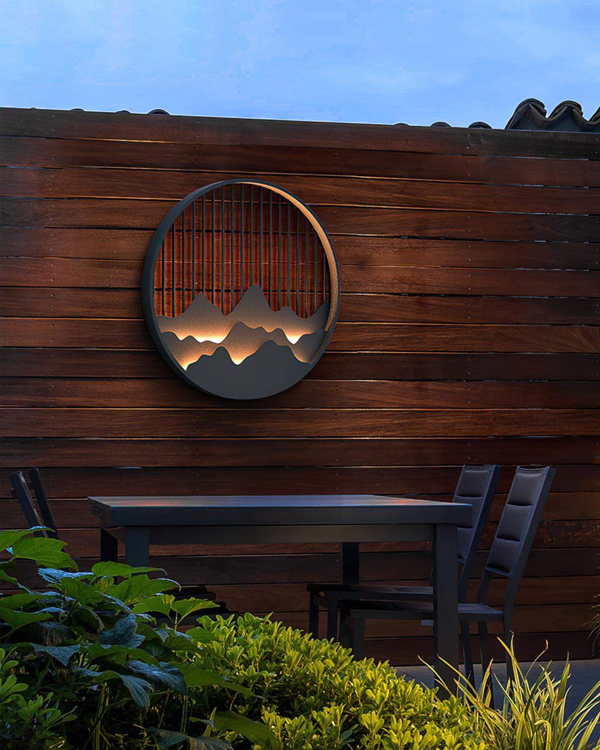 Montira | LED Wandleuchte mit Bergmotiv