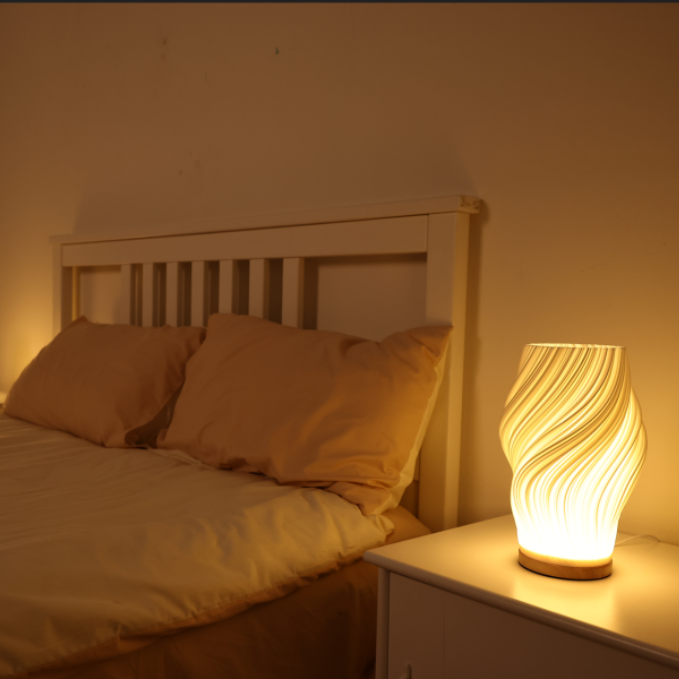 Serene Wavecrest | Wellenförmige Design-Tischlampe