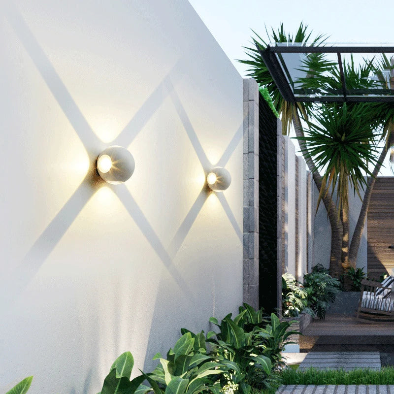 Elyra | LED Kugel Wandleuchte