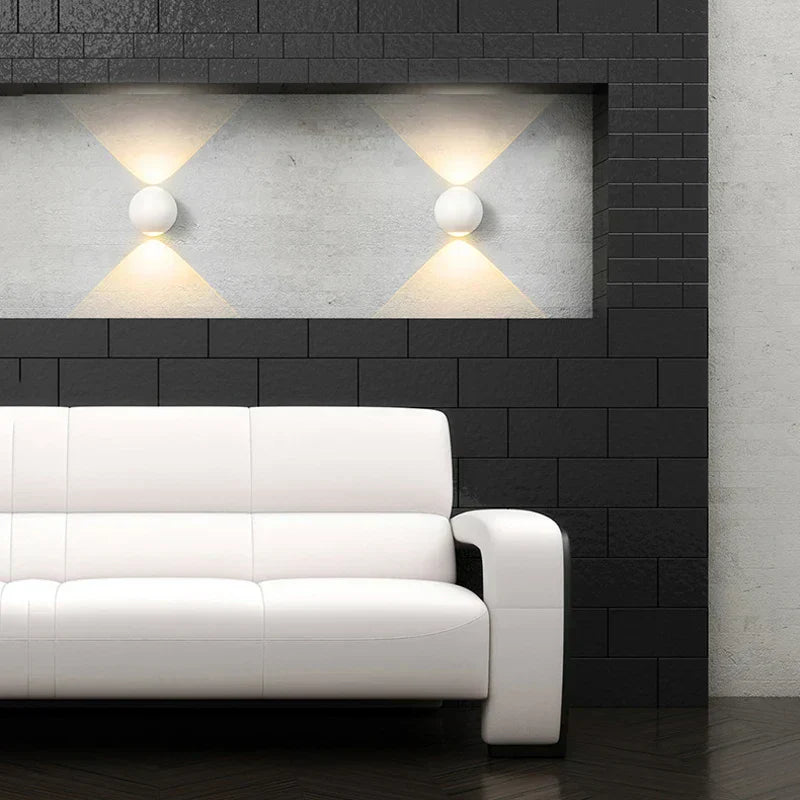 Elyra | LED Kugel Wandleuchte