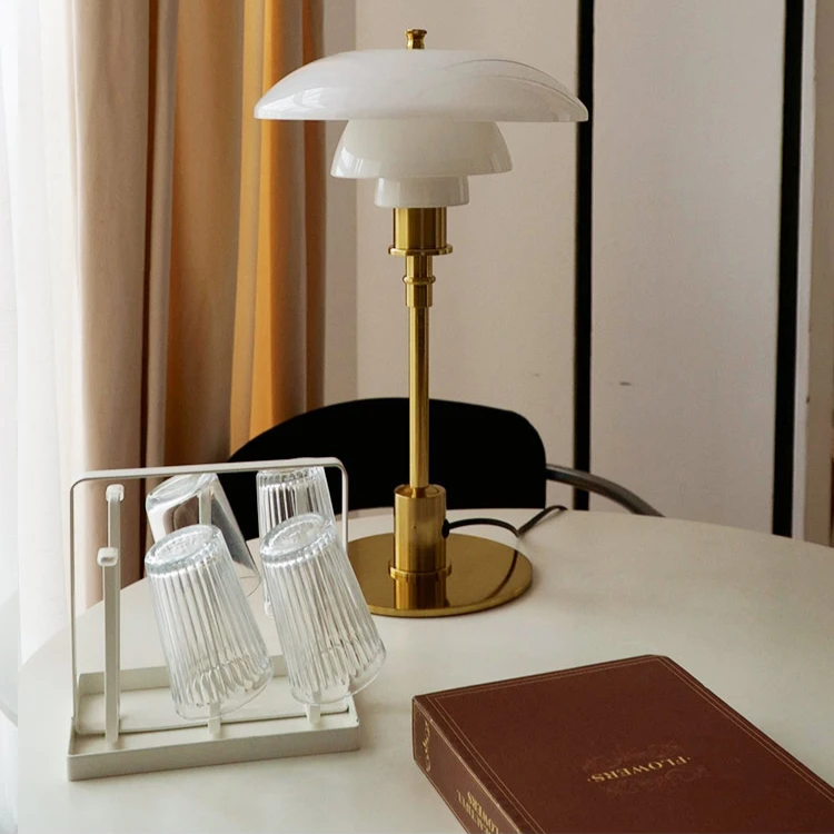 Aurivio | Tischleuchte im Retro-Design