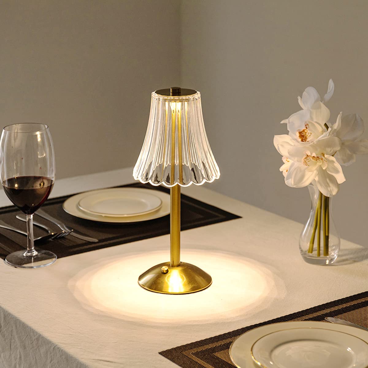 Luminique | Tischleuchte mit Geriffeltem Glasschirm
