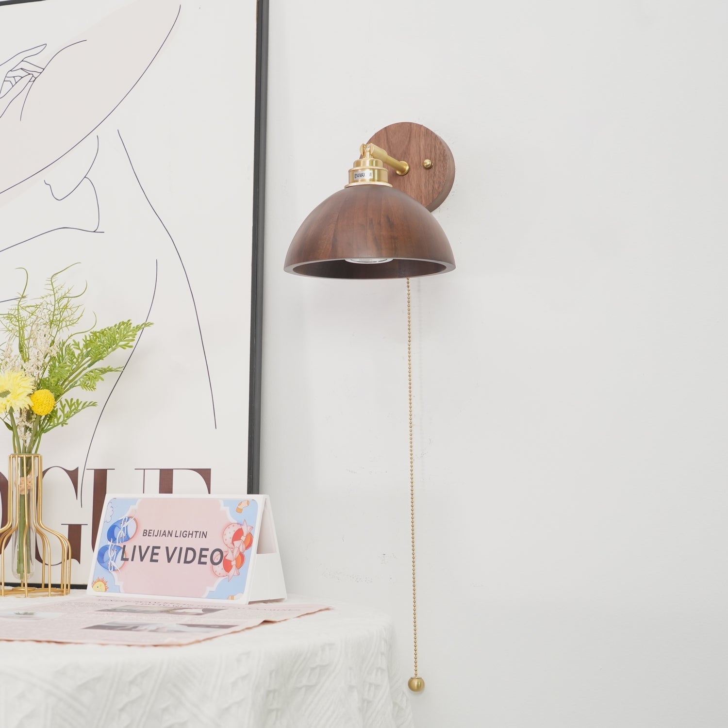Nora | Skandinavische Walnuss Holz-Wandlampe