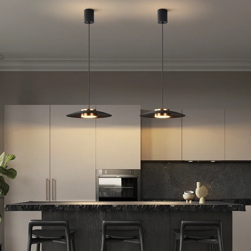 Alvra | Pendelleuchte im Flachschirmdesign