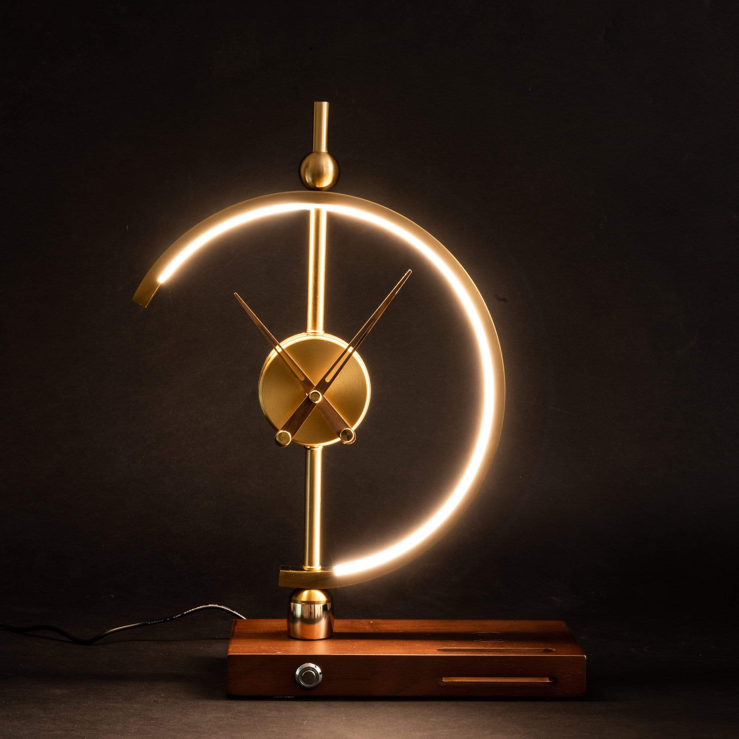 Solara I LED Schreibtischuhr mit Qi-Ladefunktion