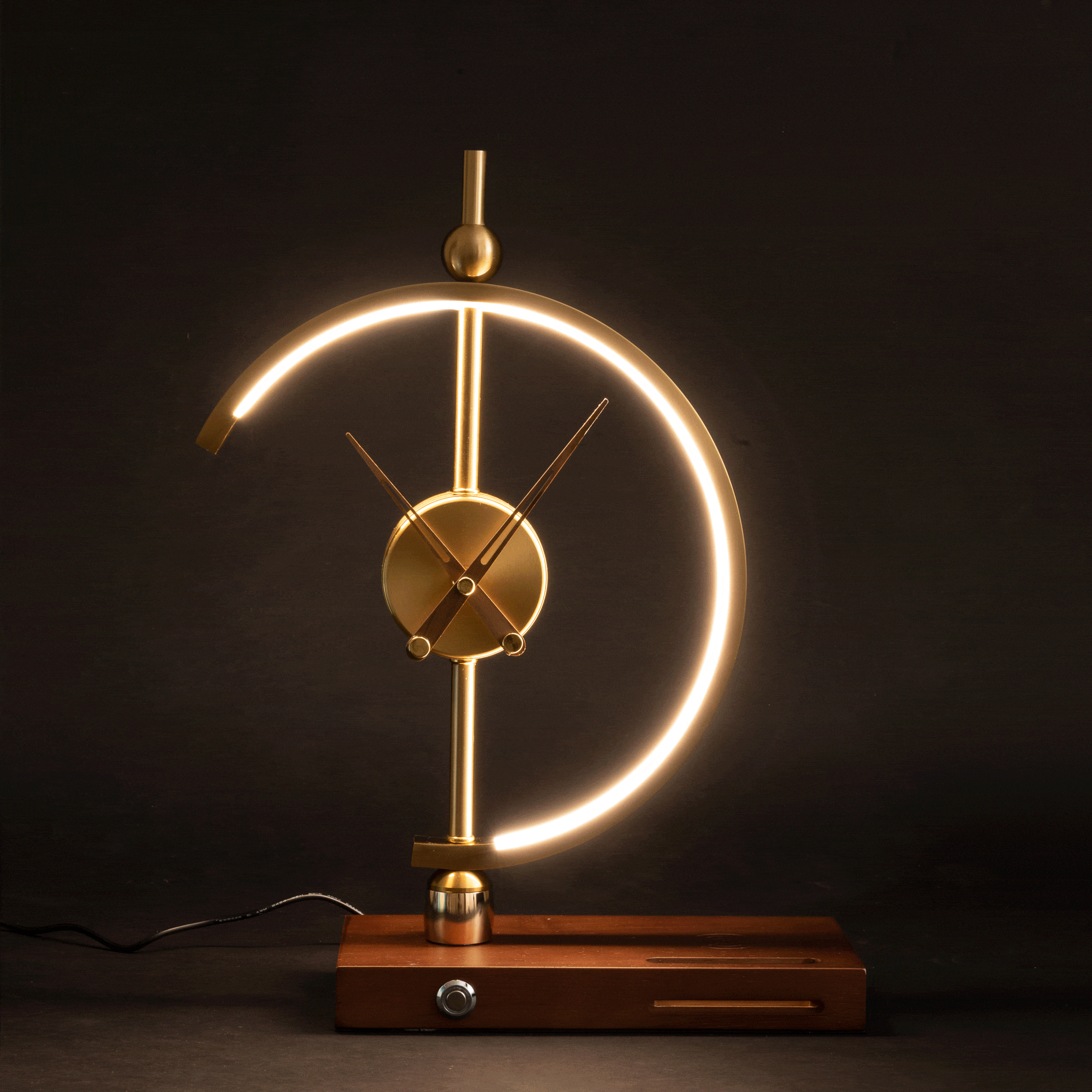 Solara I LED Schreibtischuhr mit Qi-Ladefunktion