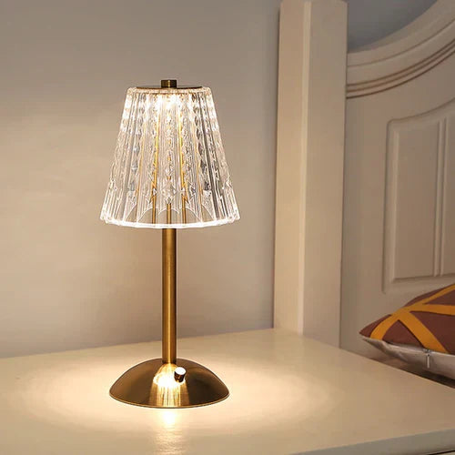 Luminique | Tischleuchte mit Geriffeltem Glasschirm