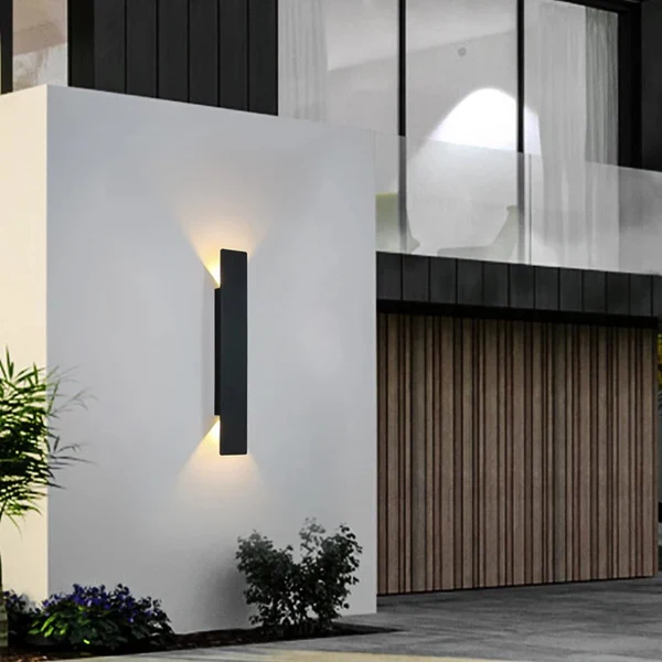 Ardent | Moderne Vertikale LED-Wandleuchte