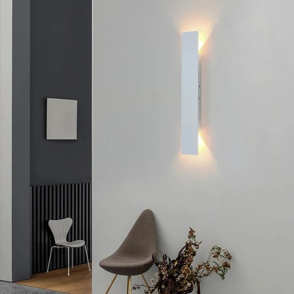 Ardent | Moderne Vertikale LED-Wandleuchte