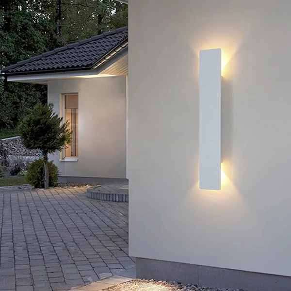 Ardent | Moderne Vertikale LED-Wandleuchte