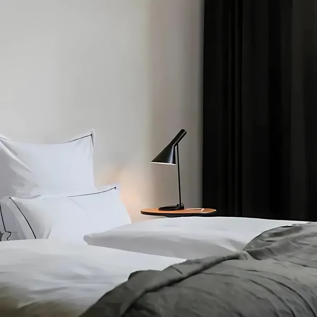 Veya | Moderne Tafellampe für Schreibtisch und Nachttisch
