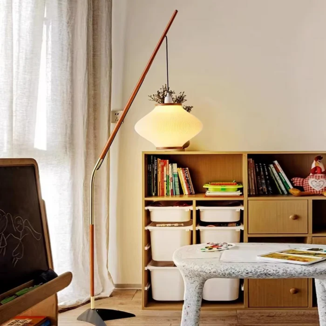 Roder | Mittelalterliche Stehlampe
