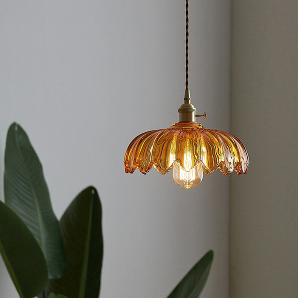 Vintage Blüten-Pendelleuchte | Floraler Charme im Retro-Stil