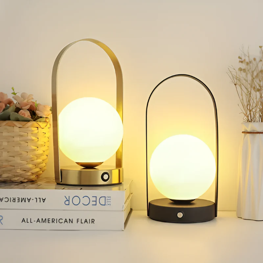 Solvia | Tragbare Tischlampe mit Kugelschirm
