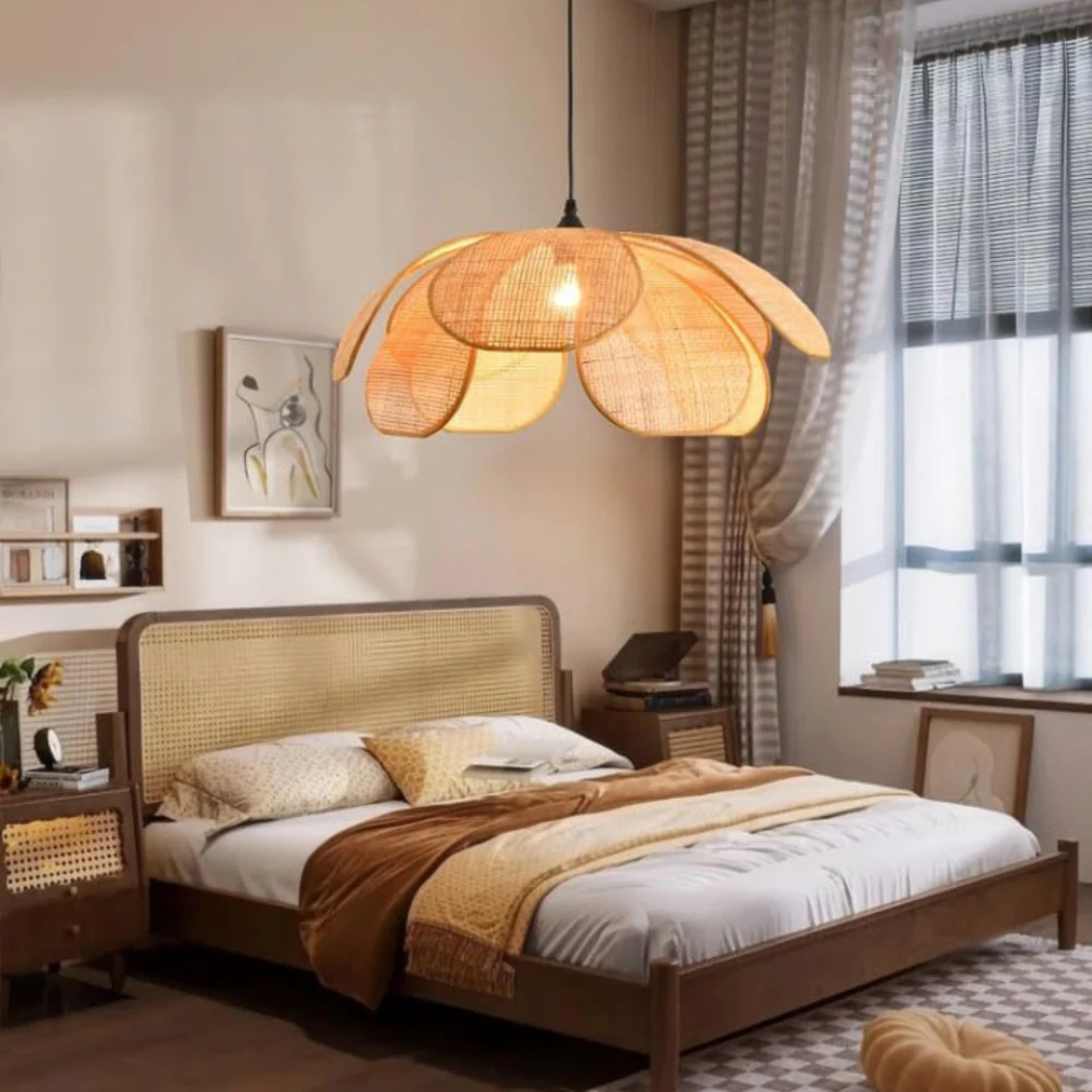 Serava | Rattan Pendelleuchte im Blütendesign