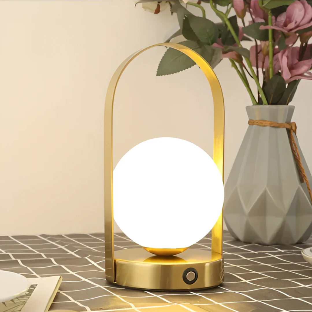 Solvia | Tragbare Tischlampe mit Kugelschirm