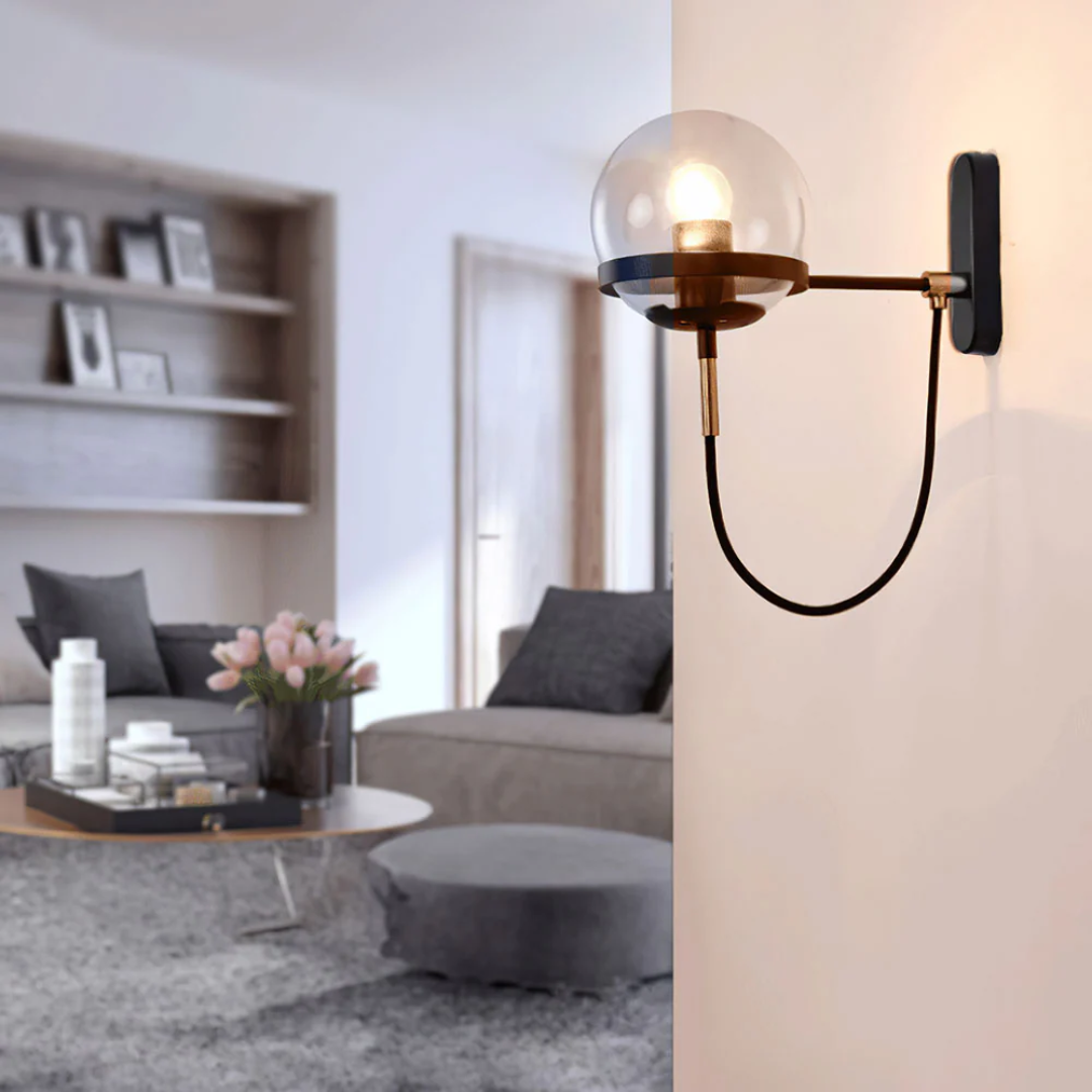 Eurica | Stilvolle Glaskugel Wandlampe