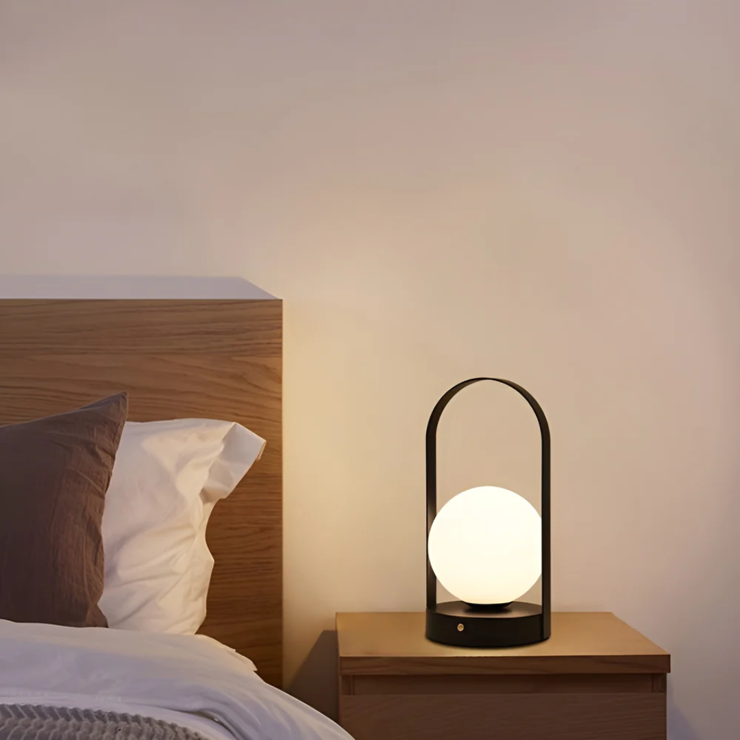 Solvia | Tragbare Tischlampe mit Kugelschirm