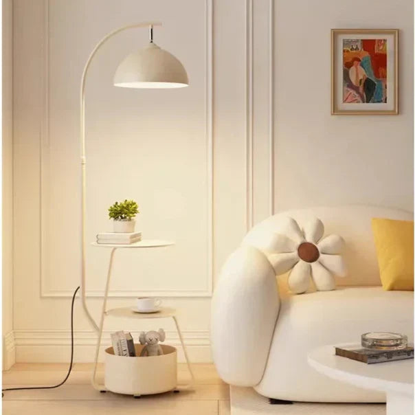 Scandi | Style Stehlampe mit integriertem Tisch