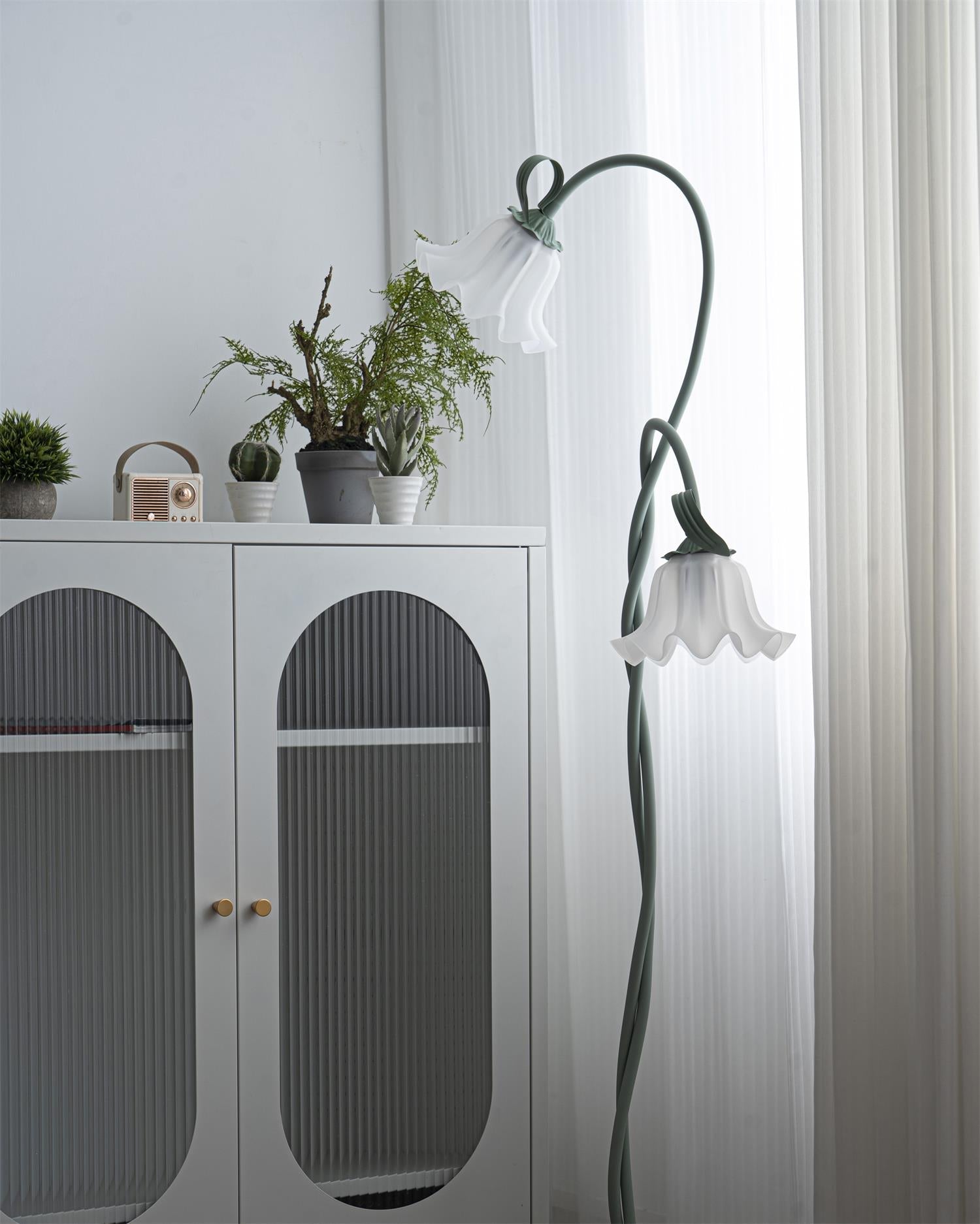 Bloomora | Blühende Design-Stehlampe