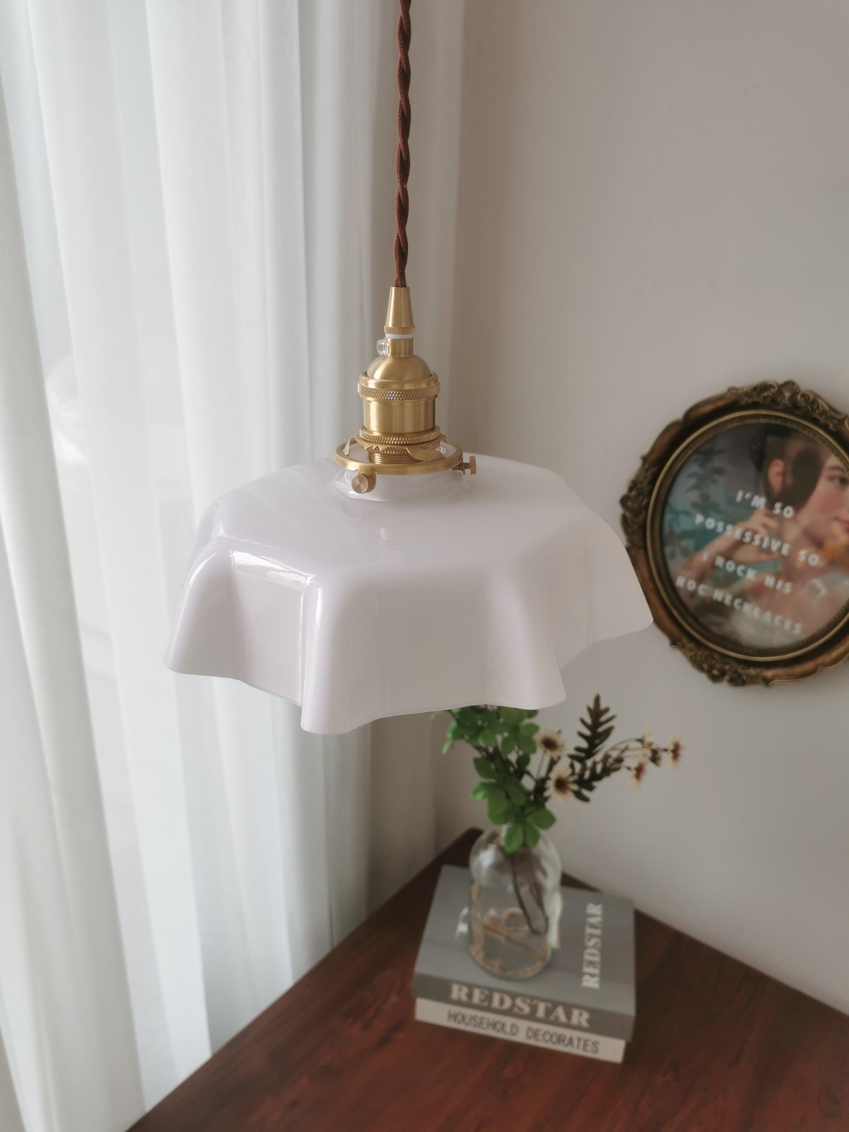 Valdina | Pendelleuchte mit Wellenrand-Schirm