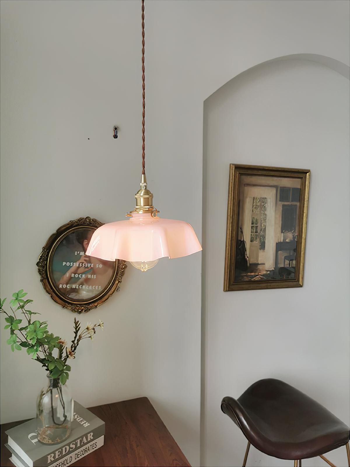 Valdina | Pendelleuchte mit Wellenrand-Schirm