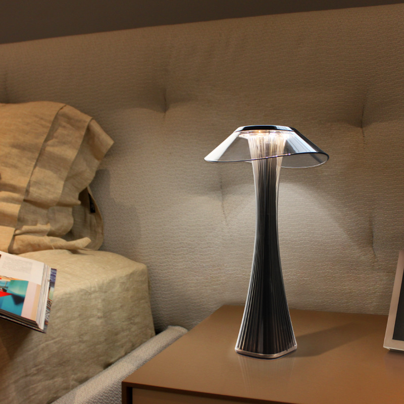 Seravine | Nachttischlampe im Modern-Stil