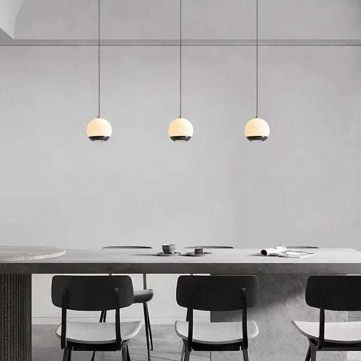 Calora | Pendelleuchte im Rundglas-Design