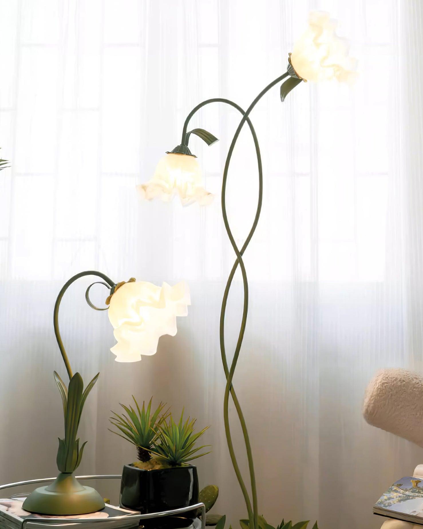Bloomora | Blühende Design-Stehlampe