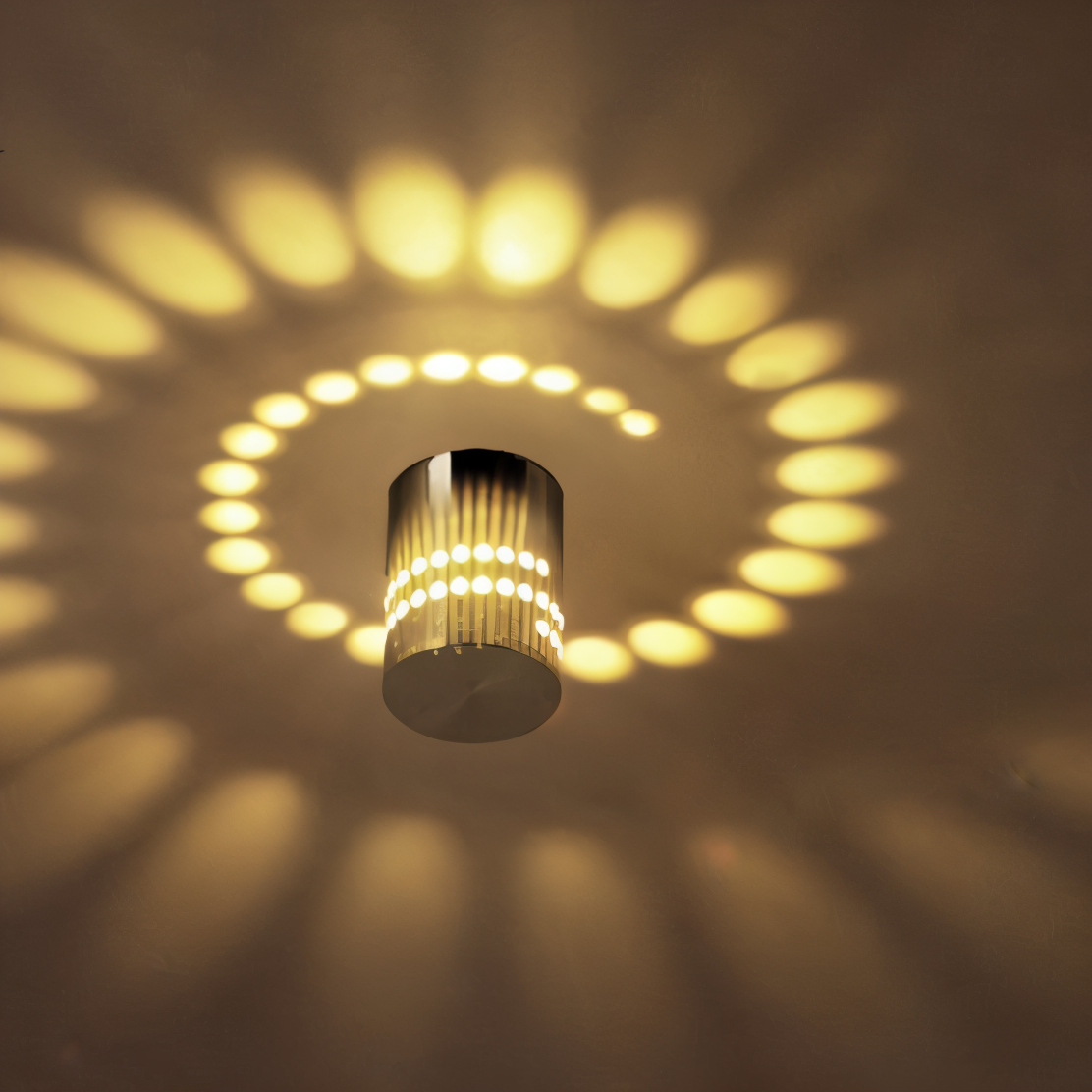 Spirava | LED Wandleuchte mit Spiral-Effekt